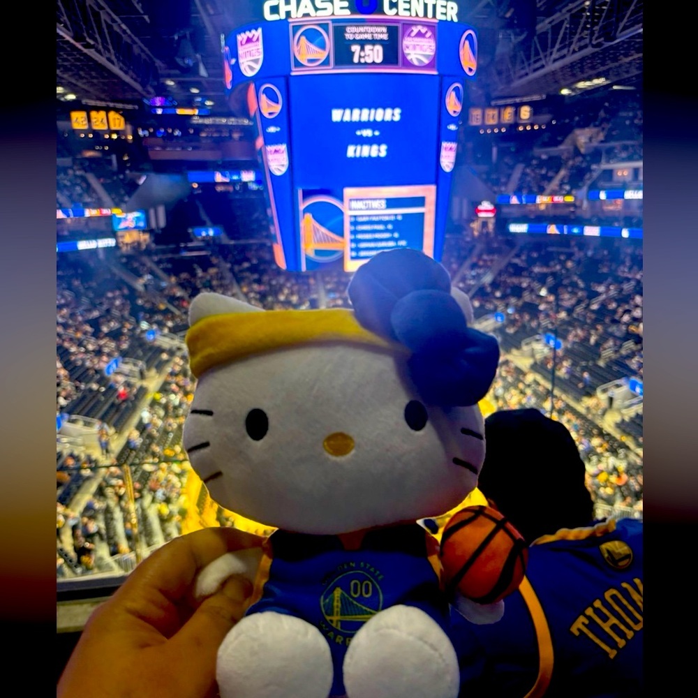 Hello kitty golden state warriors plushie.